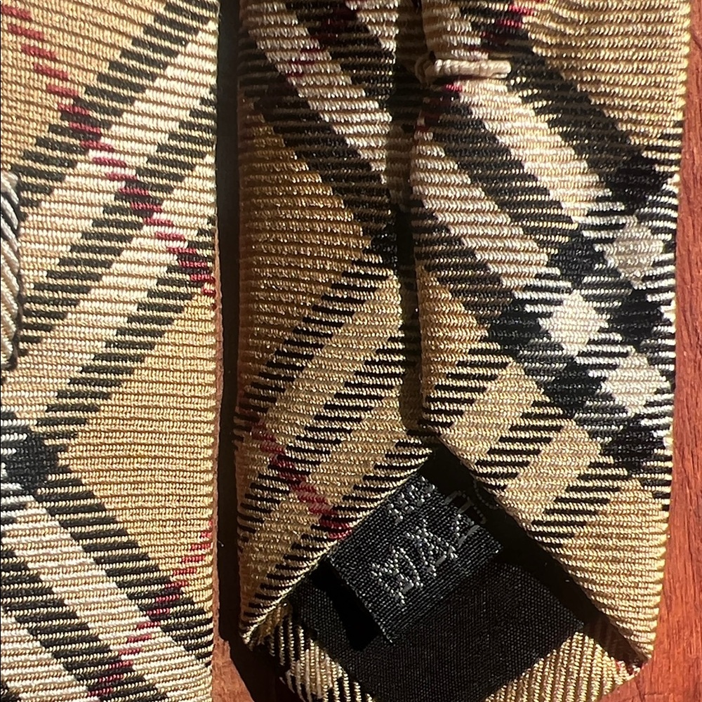 Burberry Classic Beige Plaid Silk Tie - Picture 3 of 4